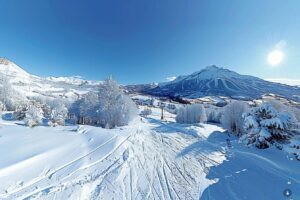 Lire la suite à propos de l’article Webcam du Lioran : vue en direct sur la station de ski auvergnate et les pistes du Plomb du Cantal