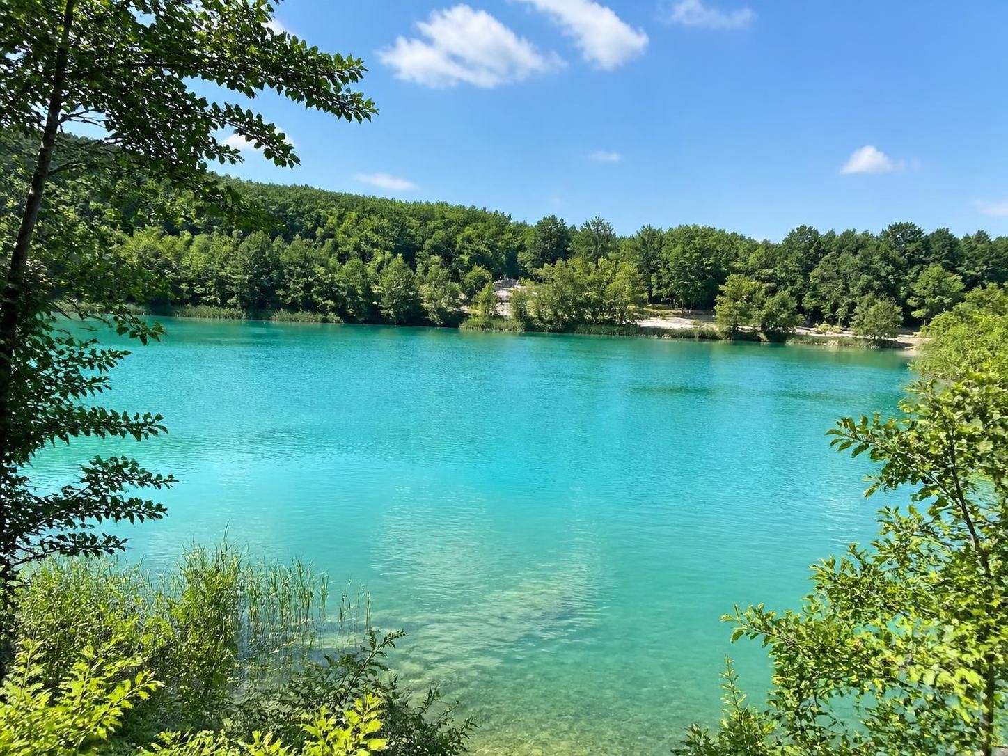 découvrez les activités incontournables à ne pas manquer lors d'un week-end nature au lac de chazey sur ain : randonnée, baignade, pêche et bien plus pour un séjour ressourçant.